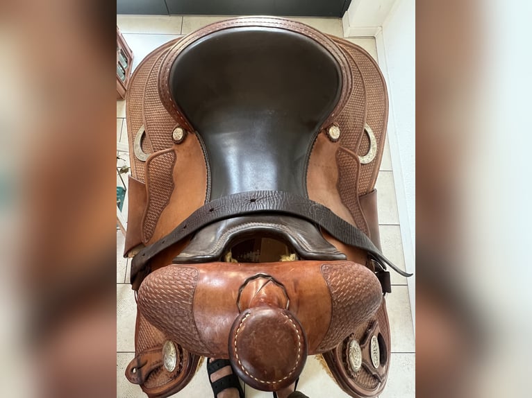 Brauner Westernsattel