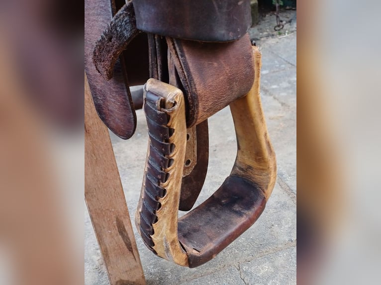 DIAMOND C breiter Westernsattel 16" XFQH braun