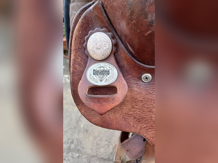DIAMOND C breiter Westernsattel 16" XFQH braun