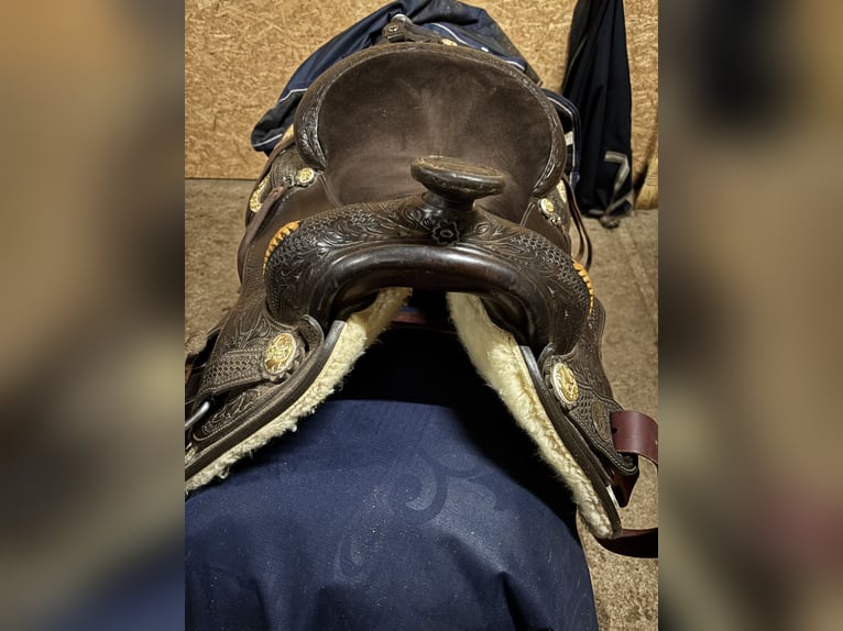 Edler Westernsattel braun