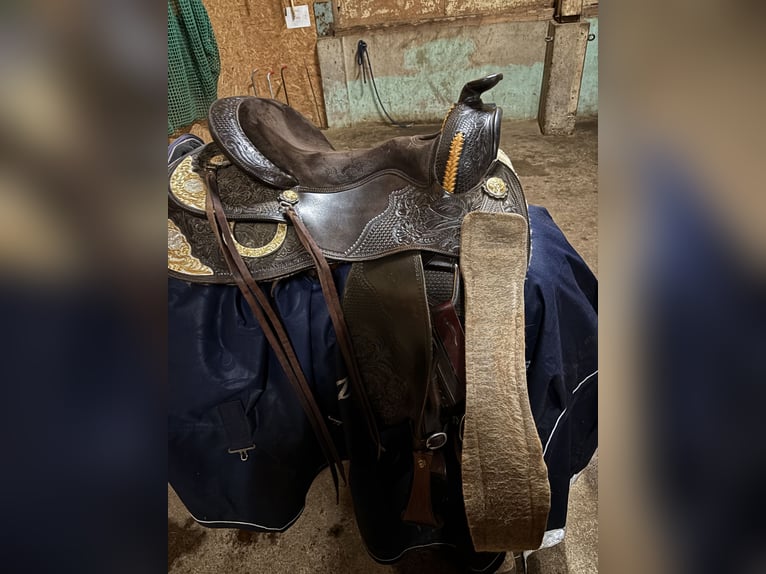 Edler Westernsattel braun