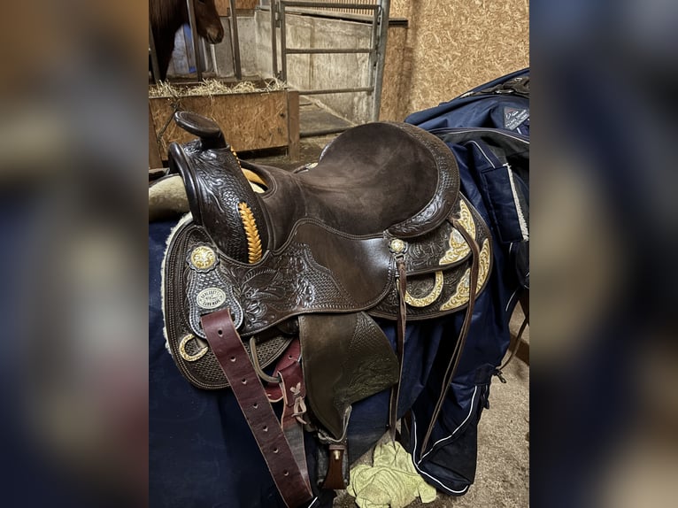 Edler Westernsattel braun