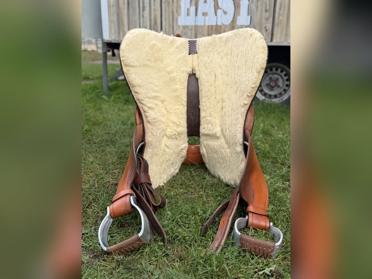 Equiflex Westernsattel 16 Zoll | 74er Baum | inkl. Alu-Steigbügel