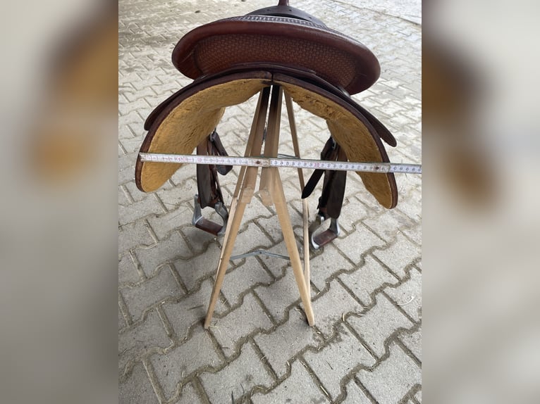 Equine-Design Westernsattel Gomeier