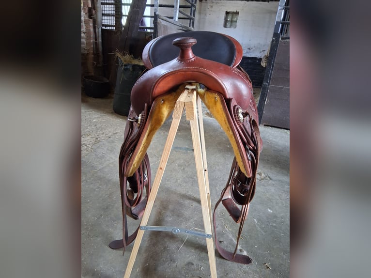 Freemax Westernsattel Round cow cognac