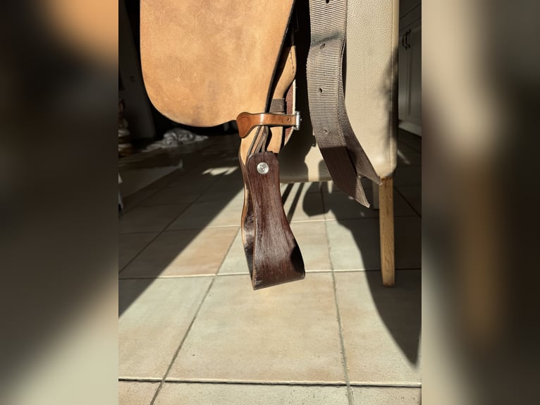 Neuwertiger CR -Westernsattel