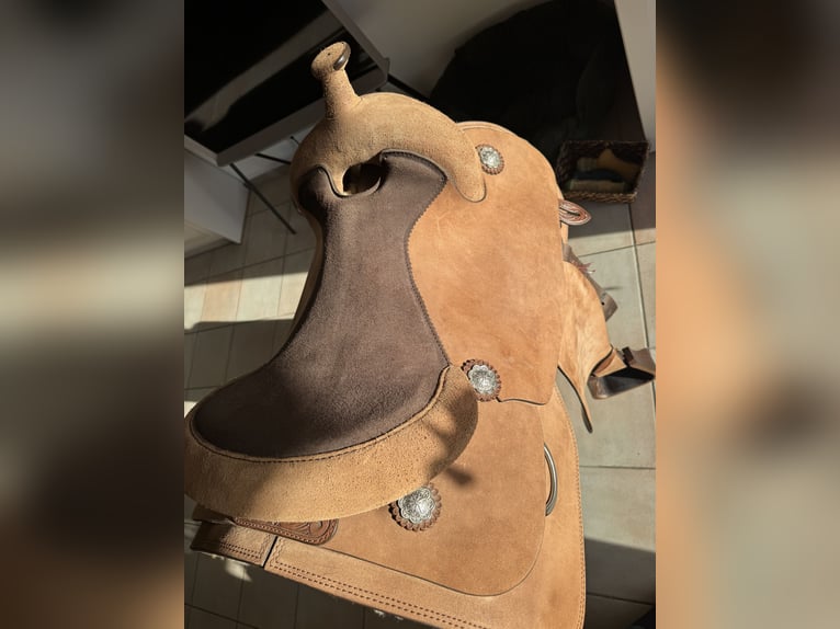 Neuwertiger CR -Westernsattel