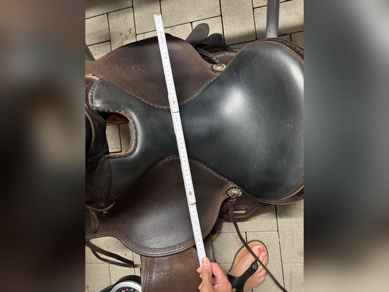 Schicker Wade Tech Sattel FQH „15,5“ zu verkaufen
