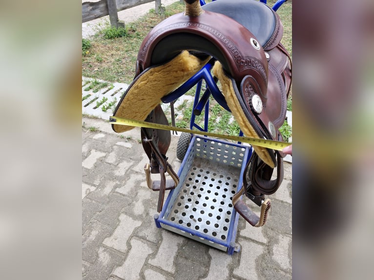 Sehr gepflegter wenig gebrauchten Verstellbaren Equiflex Sattel