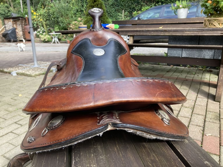 Simco 16“ The Sheik Westernsattel 