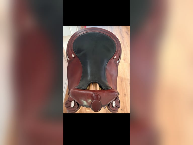 Triple W Platinum Westernsattel FQH 593 16 small butterfly reinin