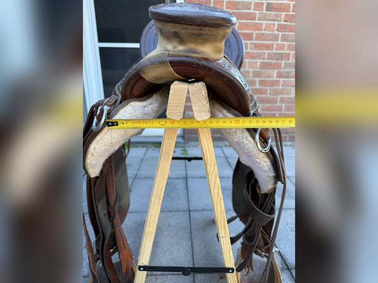 TripleHorn Wade Westernsattel mit Round Skirt