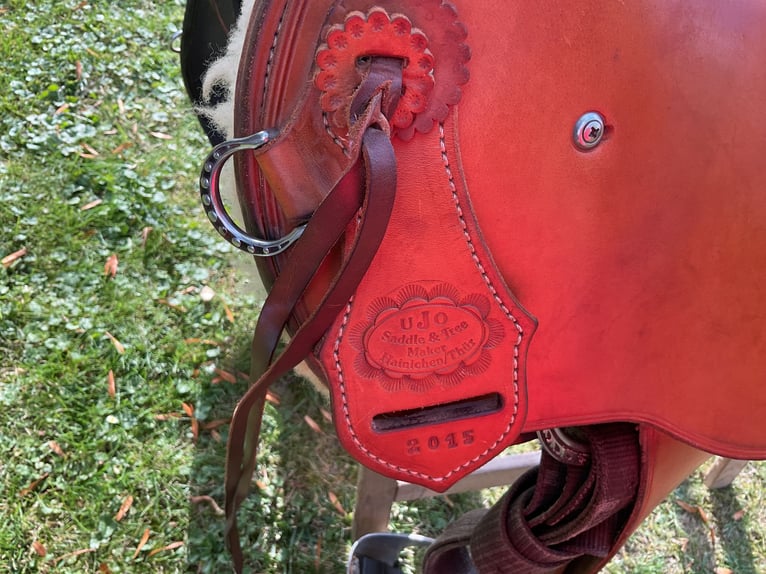 UJO  Westernsattel für kurzen Pferderücken