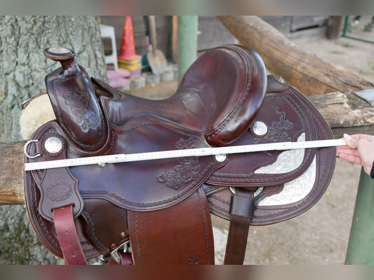 Unikat! Lag nur wenige Male auf dem Pferd 