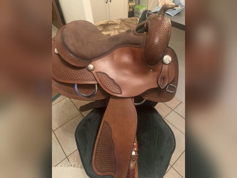 Verkaufe neuwertigen Deuber&Partner westernsattel