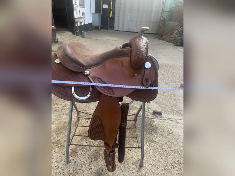 Verkaufe neuwertigen Deuber&Partner westernsattel