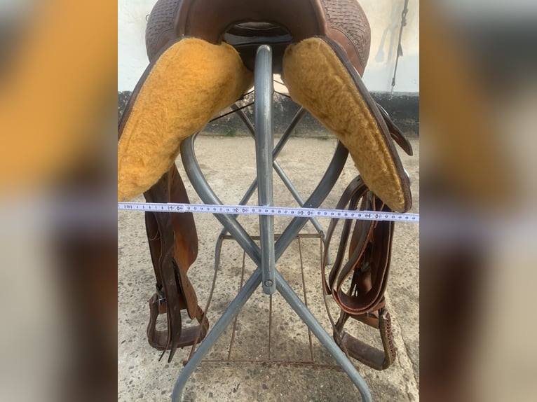 Verkaufe neuwertigen Deuber&Partner westernsattel