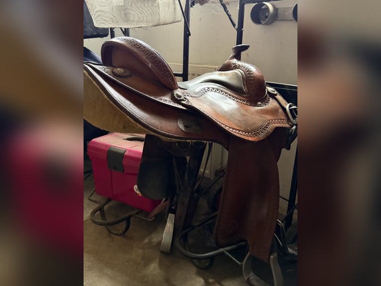 Verkaufe Pullmann Westernsattel gerne als Set mit Trense und Pad 