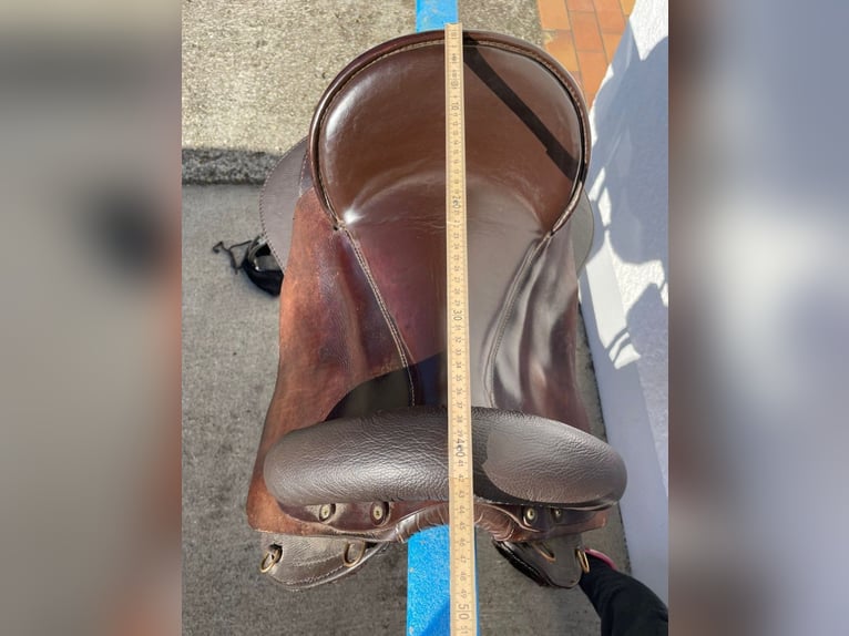 Western-Sattel braun mit Galerie für kurze Pferderücken