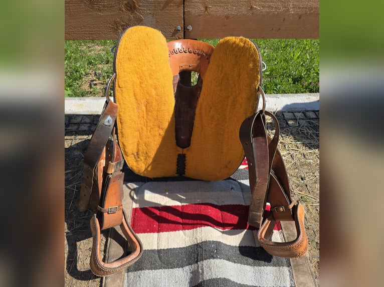Western Sattel Western Imports Roudskirt mit Pad Reining Westernsattel 