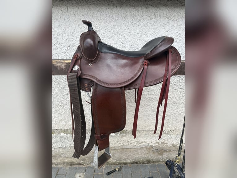 Westernsattel (deuber), Roundskirt