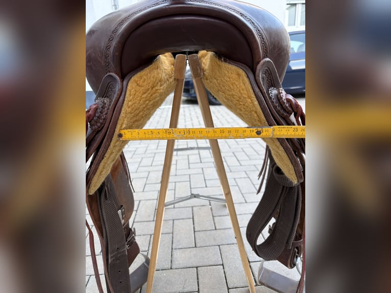 Westernsattel (deuber), Roundskirt