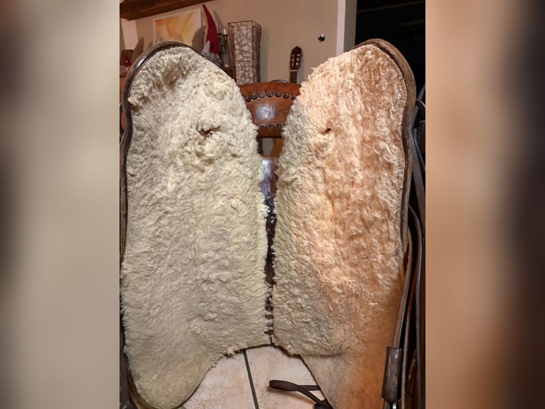 Westernsattel MacPherson Nr. 16 596  18 808