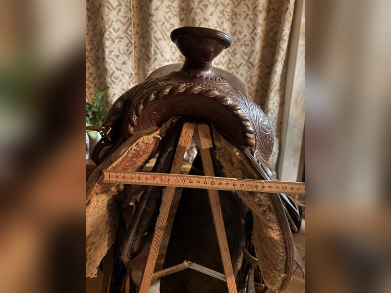 Westernsattel MacPherson Nr. 16 596  18 808