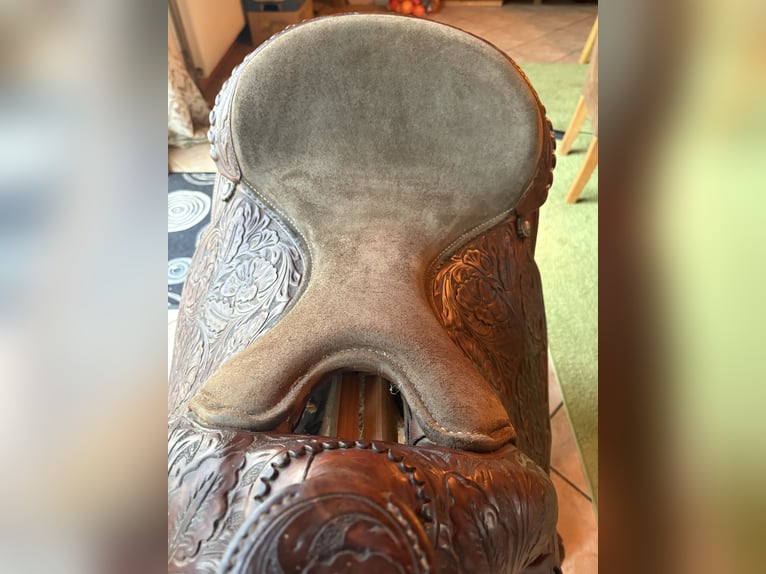 Westernsattel MacPherson Nr. 16 596  18 808