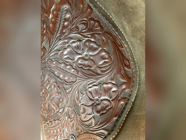 Westernsattel MacPherson Nr. 16 596  18 808