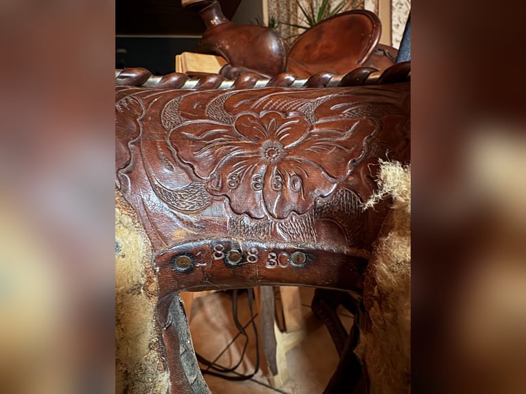 Westernsattel MacPherson Nr. 16 596  18 808