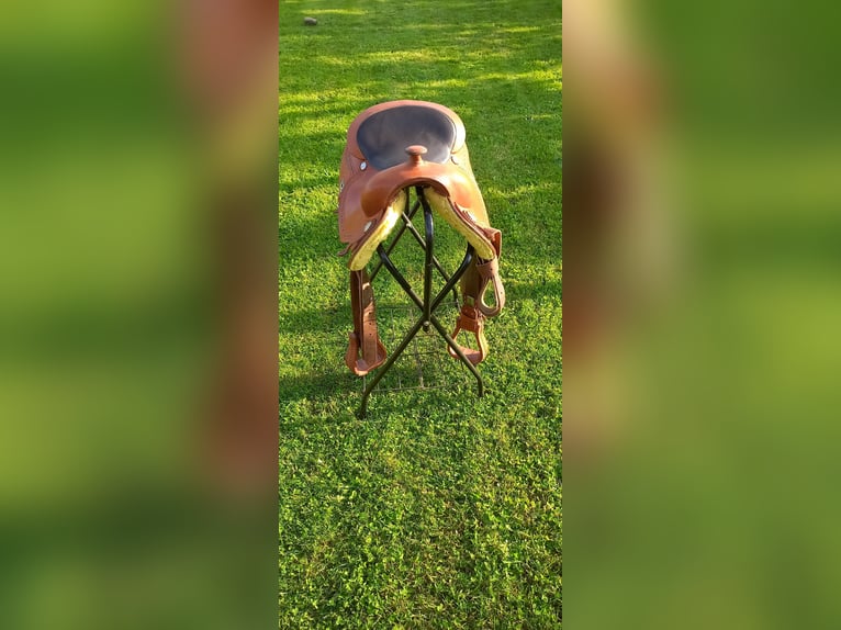 Westernsattel  Pools  1010 Semi Quarter