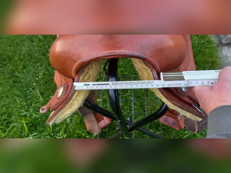 Westernsattel  Pools  1010 Semi Quarter