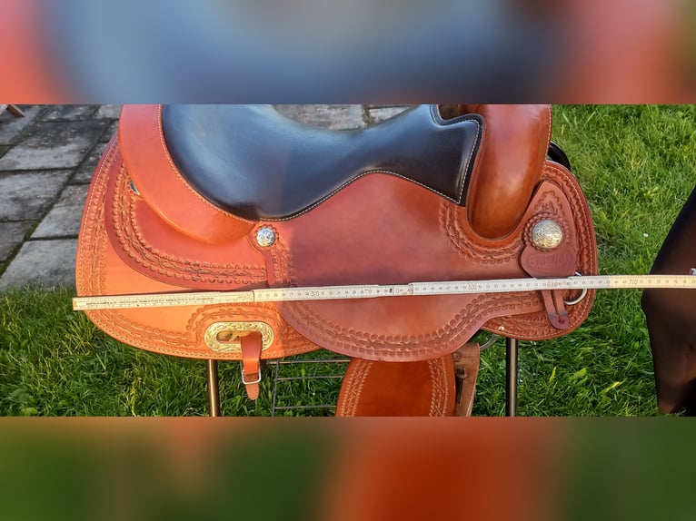 Westernsattel  Pools  1010 Semi Quarter