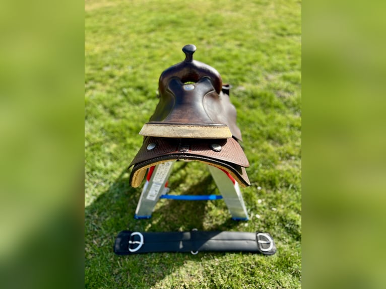 Westernsattel saddlesmith action NRHA 22653 Sitzgröße 15,5