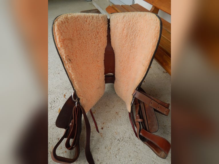 Westernsattel von Royal King mit Eichenmuster
