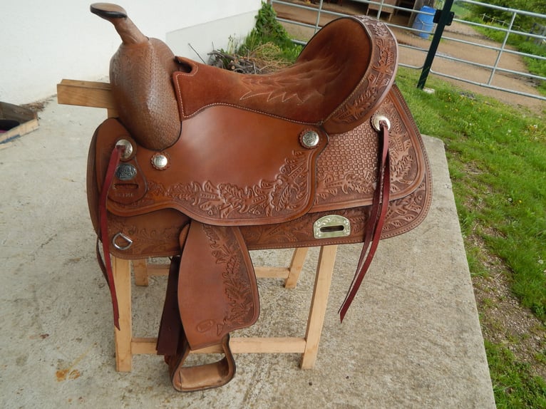 Westernsattel von Royal King mit Eichenmuster