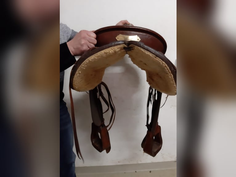 Westernsattel von simco abzugeben