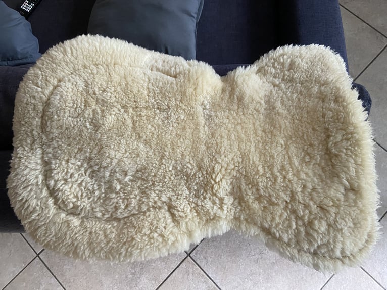Gelpad EZE mit Lammfell 60 cm