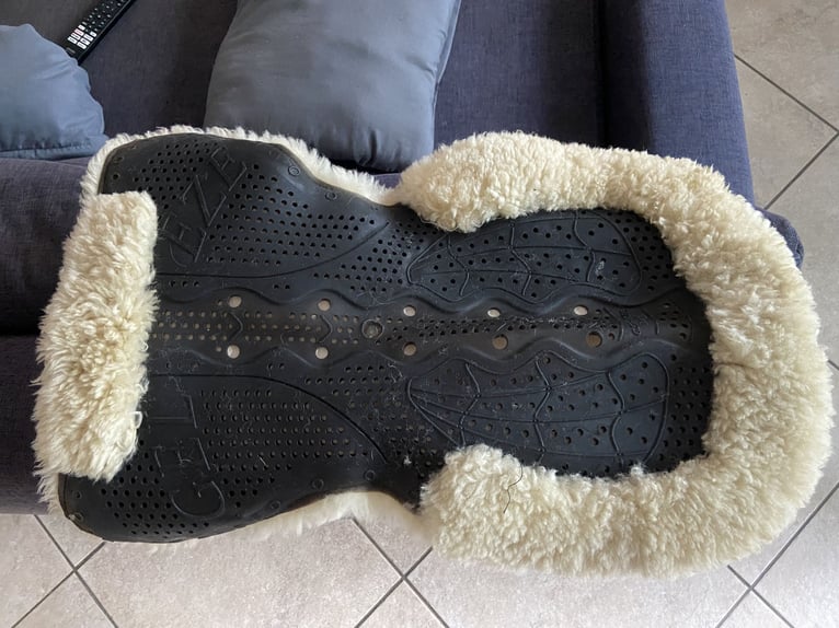 Gelpad EZE mit Lammfell 60 cm