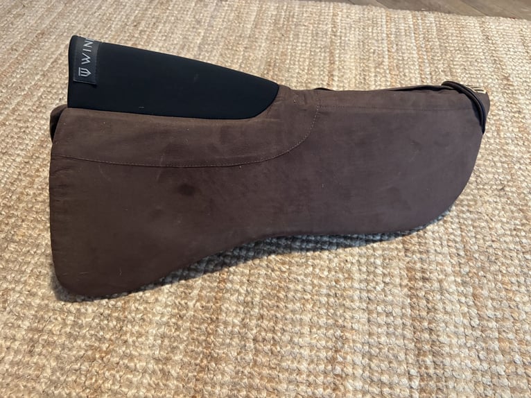 Winderen Sattelpad Gelpad fürs Dressurreiten Comfort 18mm Chocolate