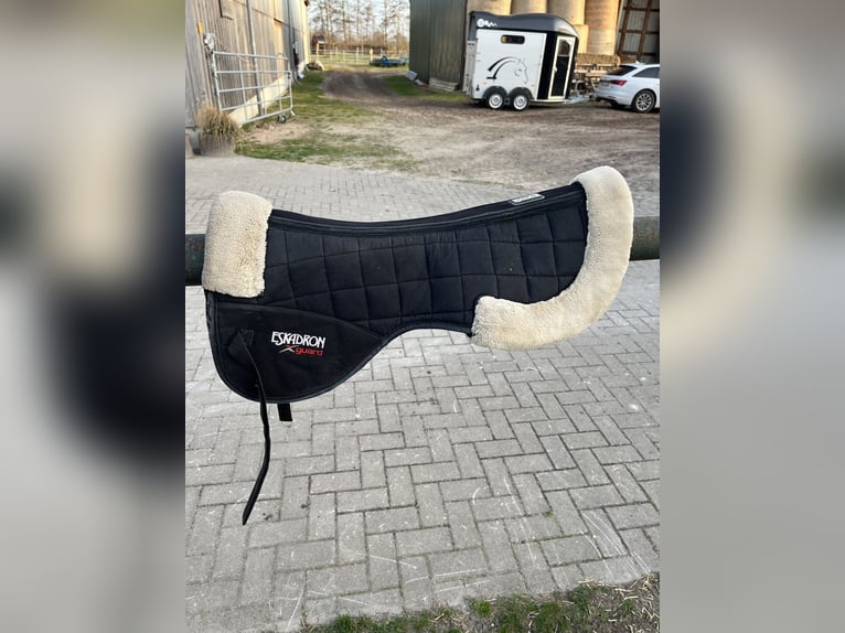 Eskadron Sattelpad
