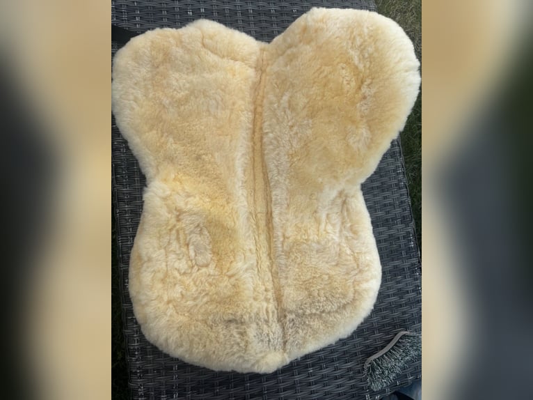 HKM Lammfell Pad