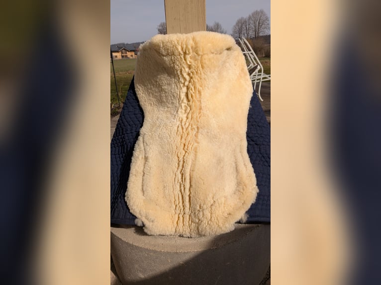 Lammfellschabracke  Firma Engel, TOP ZUstand