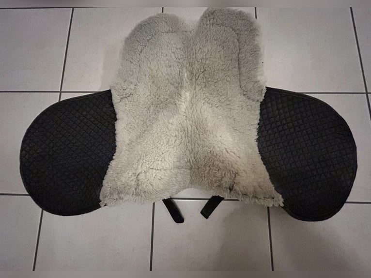 Lammfellunterlage DR WB