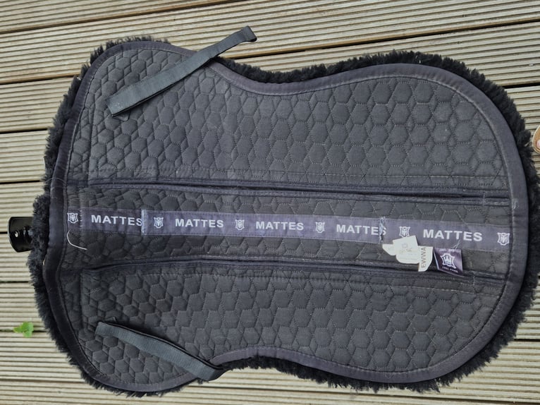 Mattes CORRECTION® System Lammfell Sattelkissen, Gr. M, neuwertig