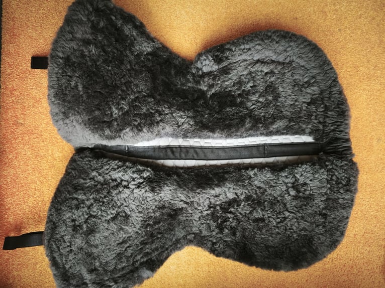 Mattes Lammfell-Pad 