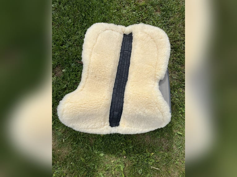 Mattes Sattelpad, echtes Lammfell