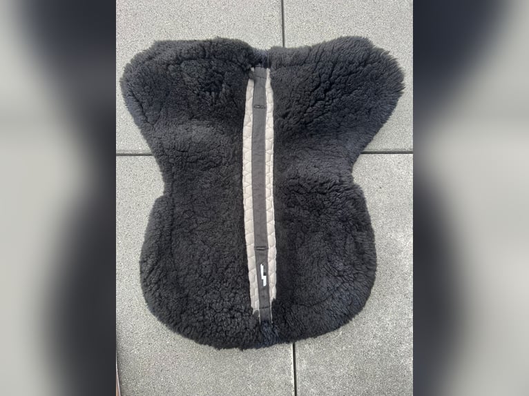 Sattelkissen Lammfell Sattelpad von Mattes – Der perfekte Komfort für dein Pferd ❗️NEUWERTIG❗️ sehr 