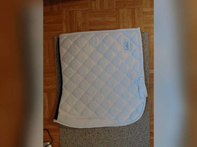 Cavallo Samt Turnierschabracke mit Perlen wb dr